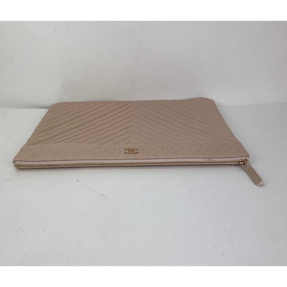Chanel Caviar Chevron Quilted Large Beige Leather Cosmetic Clutch Bag - Picture 11 of 12
